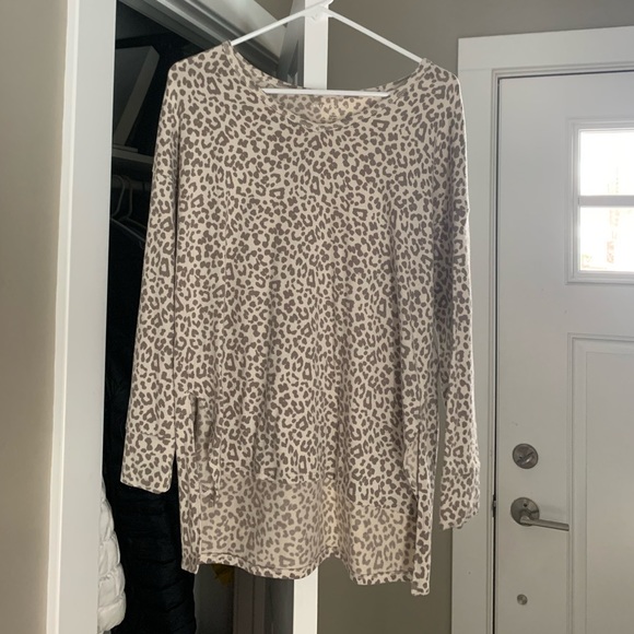 American Eagle Super Soft Long Sleeve Leopard Print Tee - Picture 1 of 2